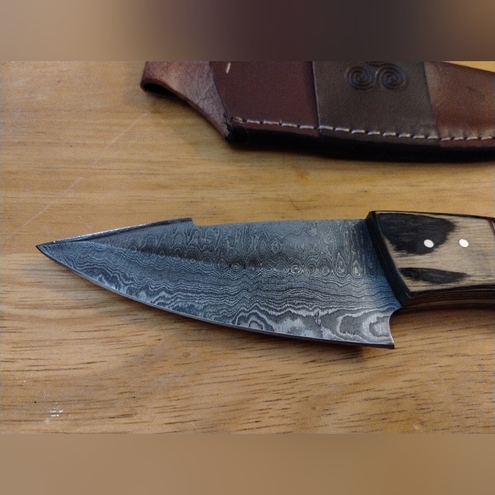 New Damascus steel blade men's hunting knife with sheath - Picture 2 of 9